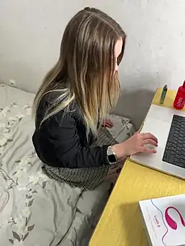 emo couple online show from 12.13.24