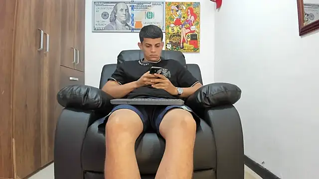 Snapshot of boss_of_cash chatting on 09.15.25 boss of cash online show from 09.15.25