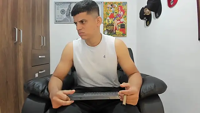 Snapshot of boss_of_cash chatting on 09.28.25 boss of cash online show from 09.28.25