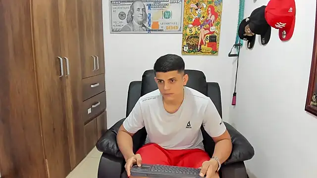 Snapshot of boss_of_cash chatting on 10.01.25 boss of cash online show from 10.01.25