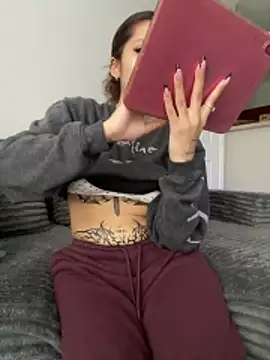 Snapshot of Sexyteengabi chatting on 06.06.26 Sexyteengabi online show from 06.06.26