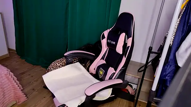 KattieSims online show from 02.05.25