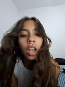 Jazmin-Cerezita online show from 02.06.25