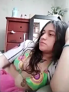 Yaz Moon online show from 02.05.25