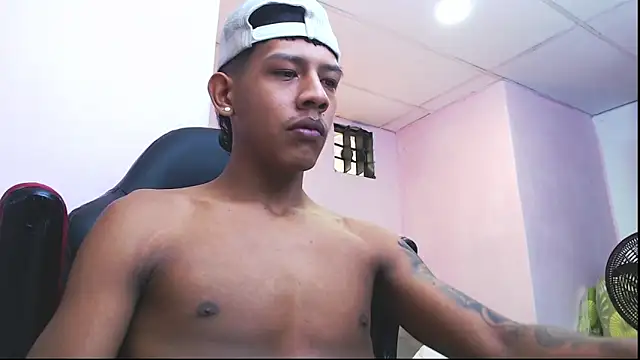 Snapshot of mr_stiven_ chatting on 01.05.25 mr stiven  online show from 01.05.25