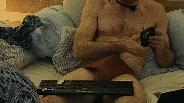 Twowellshapedheads online show from 03.31.26