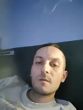 Snapshot of Kondzio chatting on 09.26.25 Kondzio online show from 09.26.25