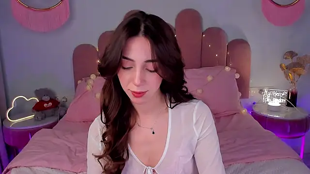 Snapshot of ElsaYoung chatting on 01.19.25 ElsaYoung online show from 01.19.25