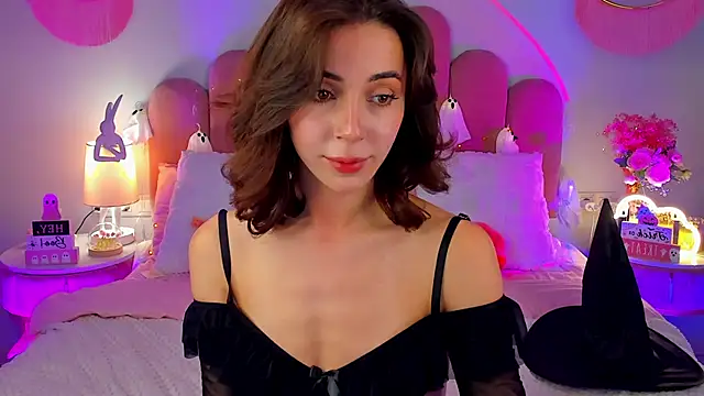 ElsaYoung online show from 10.30.25