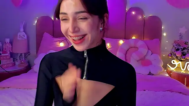 ElsaYoung online show from 12.14.25