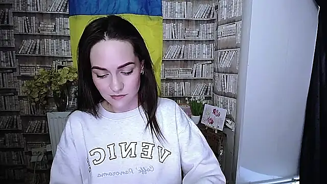 Lina Star S online show from 11.15.25