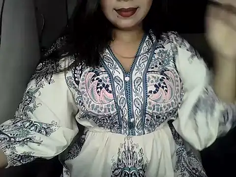 Snapshot of ishi_Beauty chatting on 04.30.26 ishi Beauty online show from 04.30.26