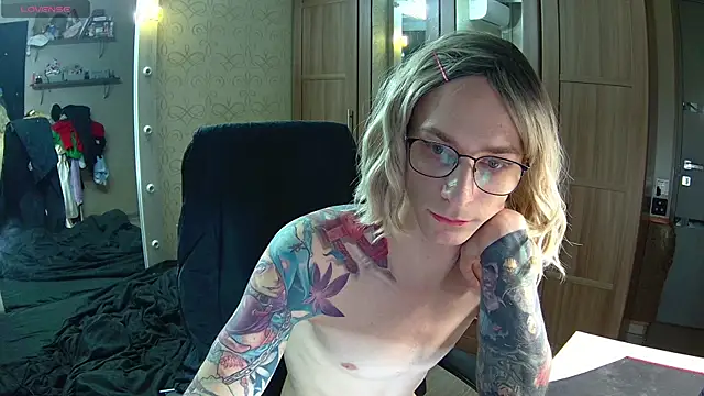 Julia dolls online show from 02.14.25