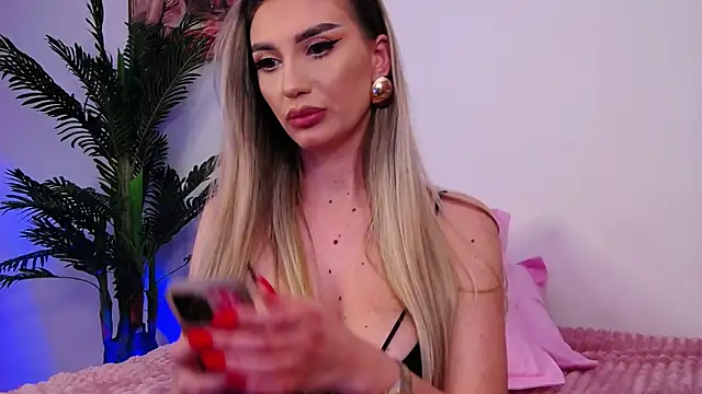 FelyJolie online show from 12.17.24