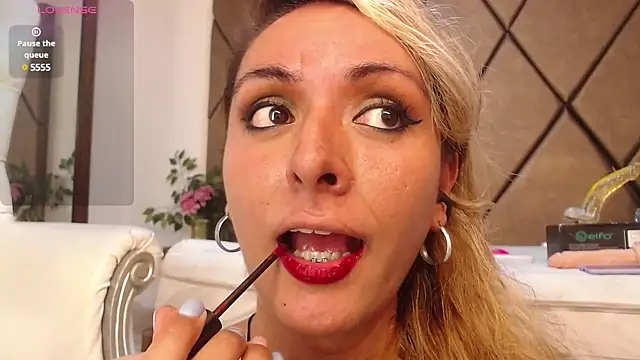 Snapshot of LunitaDiva chatting on 01.29.25 LunitaDiva online show from 01.29.25