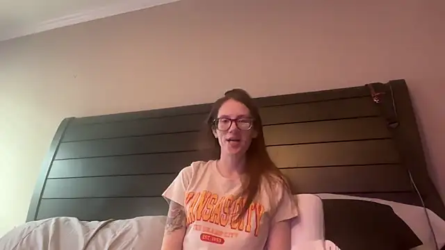 Snapshot of yourstrulylivy69 chatting on 02.06.25 yourstrulylivy69 online show from 02.06.25