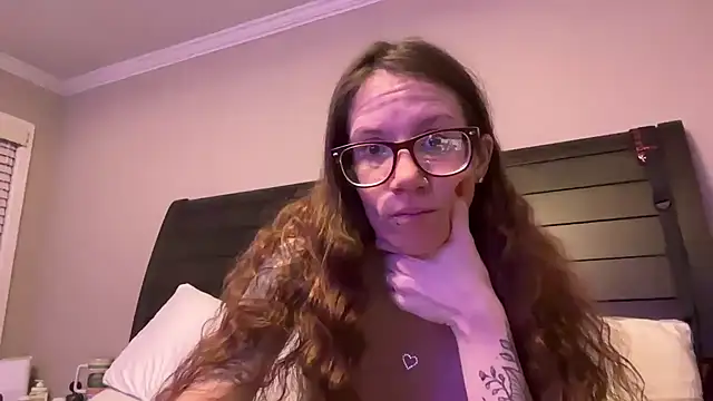 Snapshot of yourstrulylivy69 chatting on 02.21.25 yourstrulylivy69 online show from 02.21.25