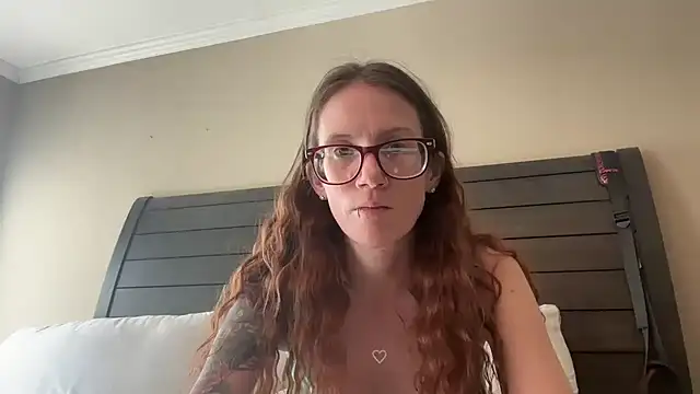 Snapshot of yourstrulylivy69 chatting on 02.21.25 yourstrulylivy69 online show from 02.21.25