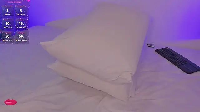 DannaHott17 online show from 03.03.25