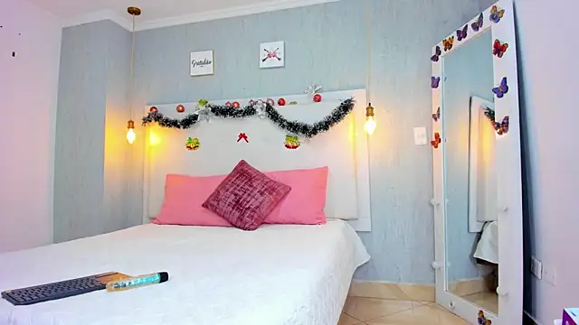 Milaspetite online show from 12.20.24