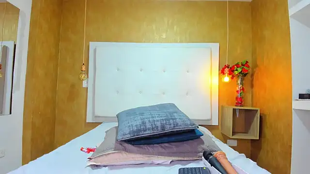 Milaspetite online show from 03.30.26