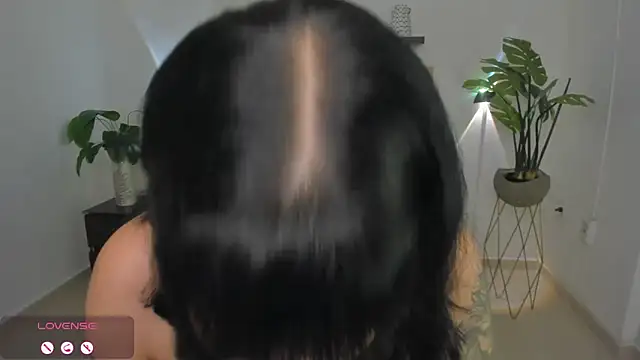 Snapshot of catleya_0 chatting on 12.19.24 catleya 0 online show from 12.19.24