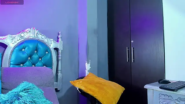 Snapshot of elizabeth_rosa21 chatting on 01.27.25 elizabeth rosa21 online show from 01.27.25