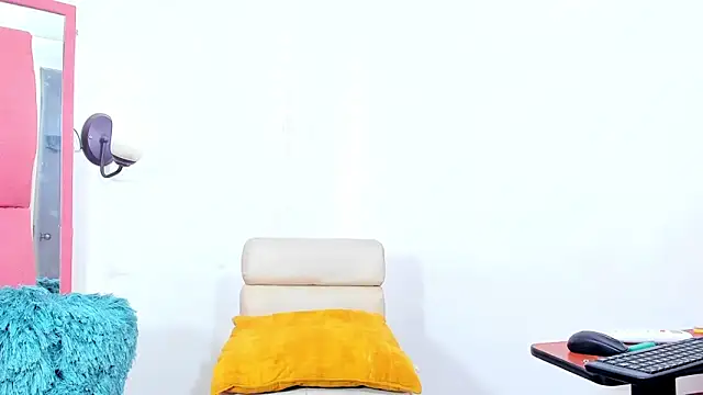 Snapshot of elizabeth_rosa21 chatting on 01.31.25 elizabeth rosa21 online show from 01.31.25