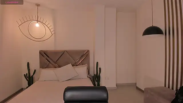 MiaFarrell  online show from 03.24.26