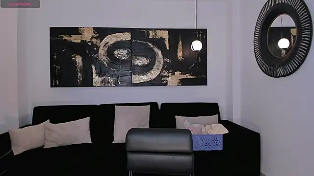 Snapshot of BellaCarteer_ chatting on 02.13.25 BellaCarteer online show from 02.13.25