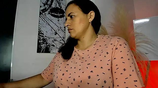 Snapshot of africa_holmes chatting on 06.09.26 africa holmes online show from 06.09.26