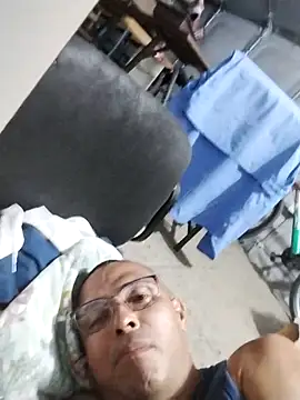 Alex011277 online show from 10.28.25