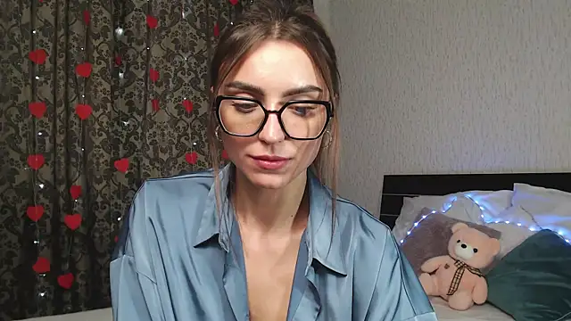 Snapshot of Lesyisme chatting on 02.20.25 Lesyisme online show from 02.20.25