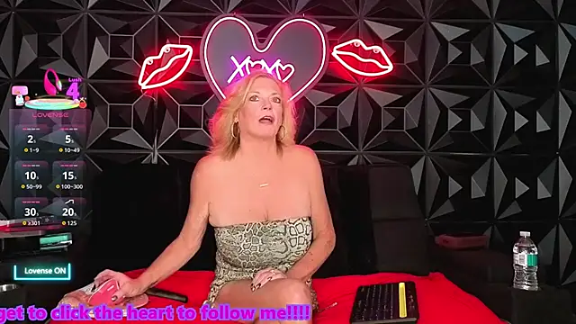 Snapshot of anastasiaxxx72 chatting on 07.06.26 anastasiaxxx72 online show from 07.06.26