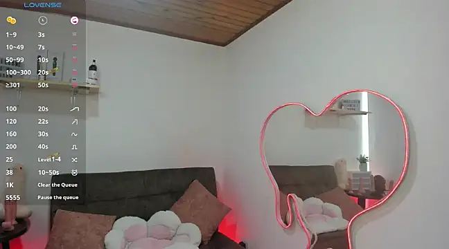 Adeellee  online show from 12.18.24