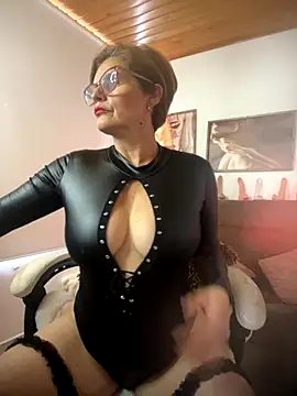 Adeellee  online show from 09.09.25