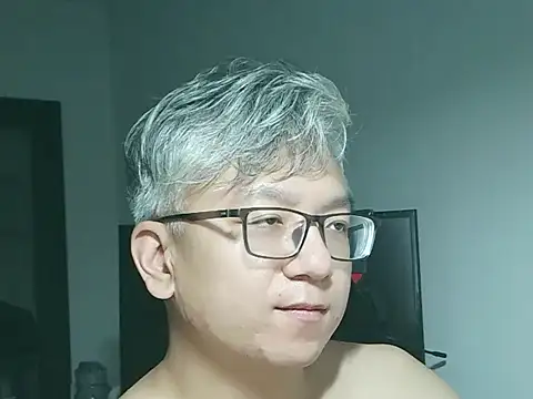 Snapshot of leoUSIR chatting on 09.23.25 leoUSIR online show from 09.23.25