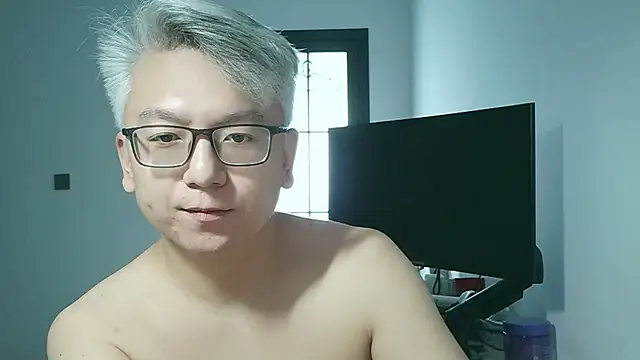 Snapshot of leoUSIR chatting on 11.05.25 leoUSIR online show from 11.05.25