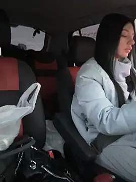 Snapshot of JulliaVegas chatting on 02.04.25 JulliaVegas online show from 02.04.25