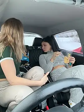 Snapshot of JulliaVegas chatting on 02.12.25 JulliaVegas online show from 02.12.25