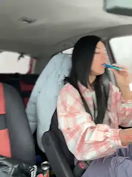 Snapshot of JulliaVegas chatting on 03.05.25 JulliaVegas online show from 03.05.25