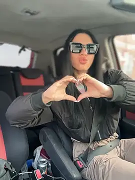 Snapshot of JulliaVegas chatting on 03.09.25 JulliaVegas online show from 03.09.25