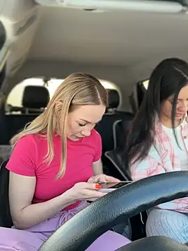 Snapshot of JulliaVegas chatting on 03.14.25 JulliaVegas online show from 03.14.25