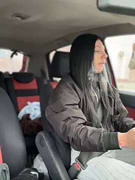 Snapshot of JulliaVegas chatting on 03.23.25 JulliaVegas online show from 03.23.25