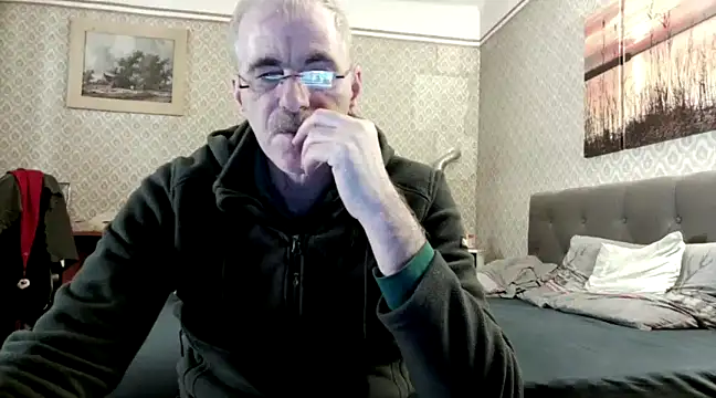 Snapshot of farock chatting on 12.30.24 farock online show from 12.30.24