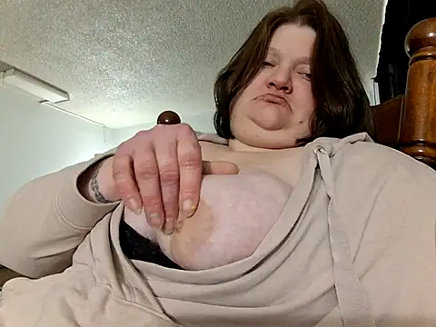 Snapshot of chrissybear84 chatting on 03.12.25 chrissybear84 online show from 03.12.25