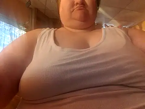 Snapshot of chrissybear84 chatting on 06.24.26 chrissybear84 online show from 06.24.26
