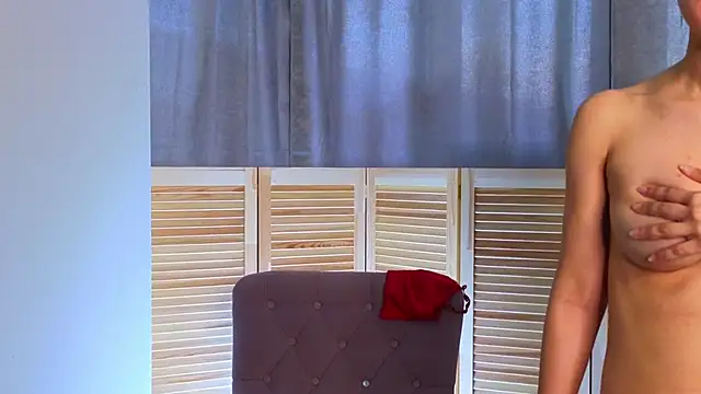 Snapshot of MariaNorma chatting on 01.05.25 MariaNorma online show from 01.05.25