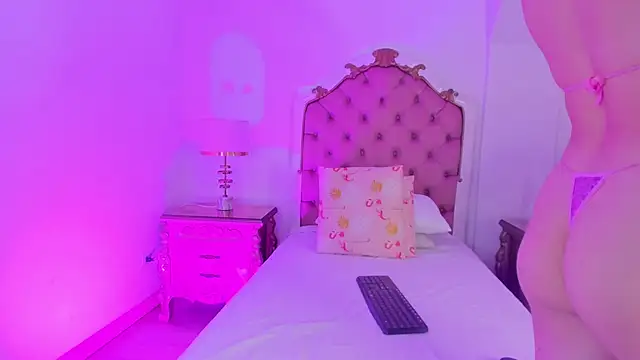 rebeca watsson online show from 11.23.25