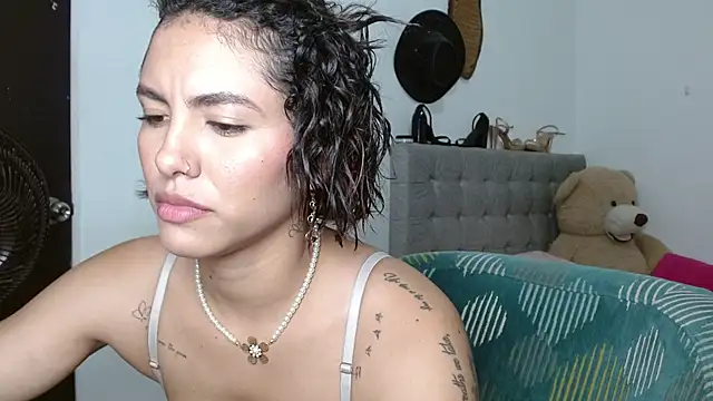 Snapshot of Sexy_Lia_ chatting on 05.22.26 Sexy Lia online show from 05.22.26